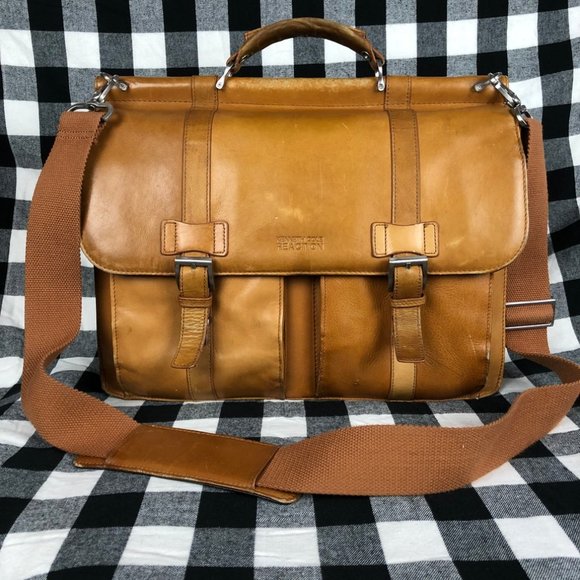 Kenneth Cole Reaction Other - Kenneth Cole Reaction Leather Messenger Bag
